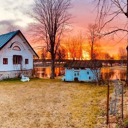 Romantic Spa Villa With Fireplace By The Lake Stjarnsund Экстерьер фото